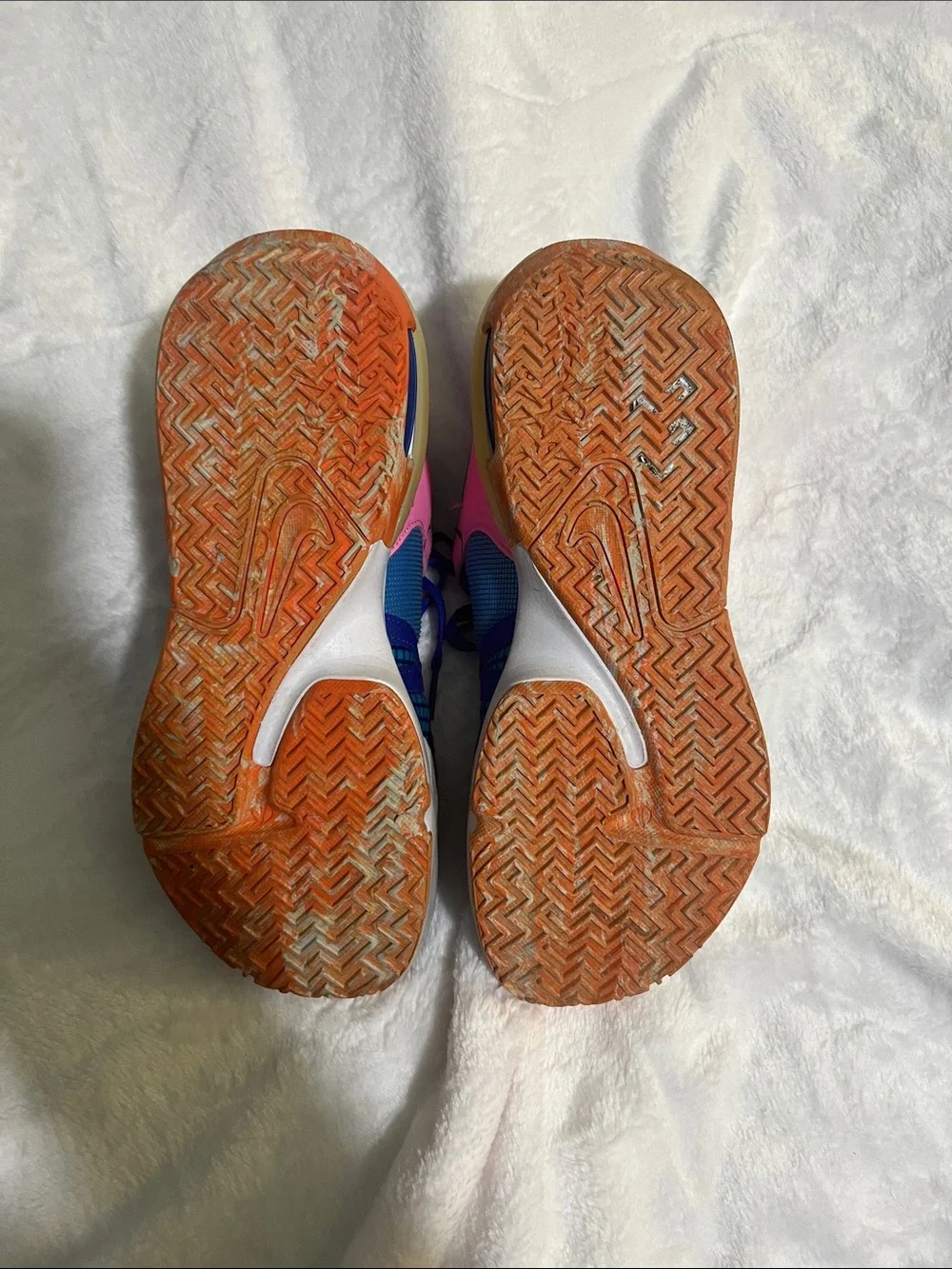 Nike Lebron Witness VII big kids basketball shoes
